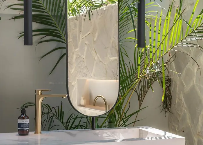 Vaya - Luxe & Stylish 3br Just Steps From The Villa Seminyak (Bali)