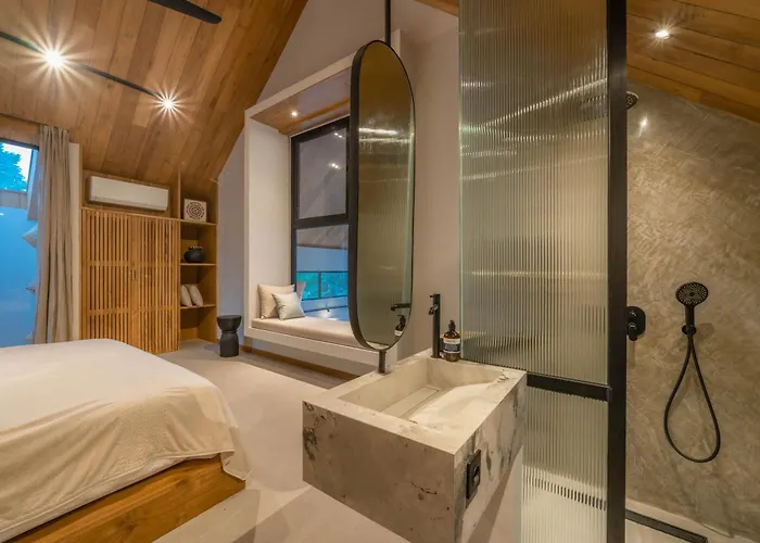 Villa Vaya - Luxe & Stylish 3br Just Steps From The Seminyak (Bali)