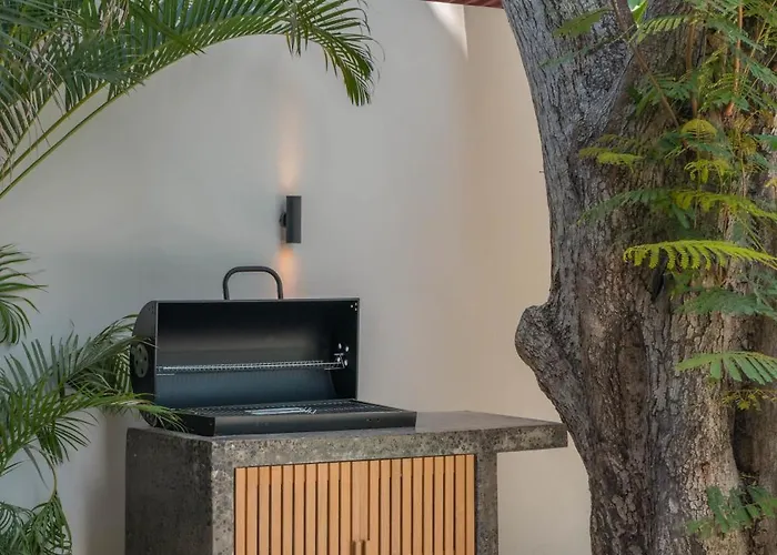 Villa Vaya - Luxe & Stylish 3br Just Steps From The Seminyak (Bali)