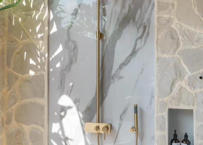 Vaya - Luxe & Stylish 3br Just Steps From The Seminyak (Bali)