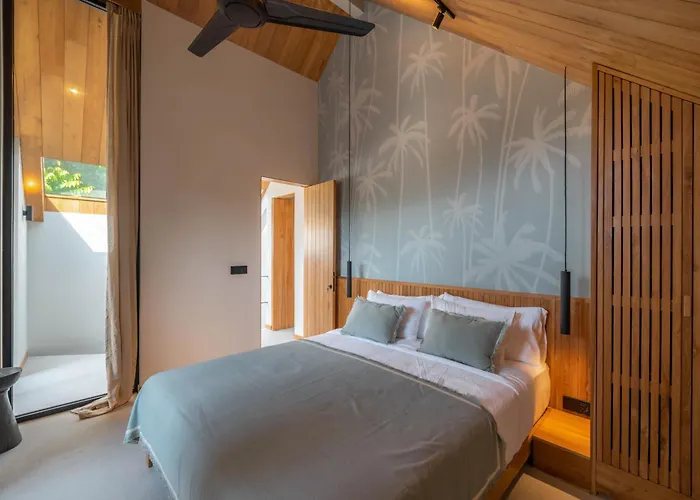 Villa Vaya - Luxe & Stylish 3br Just Steps From The Seminyak (Bali)
