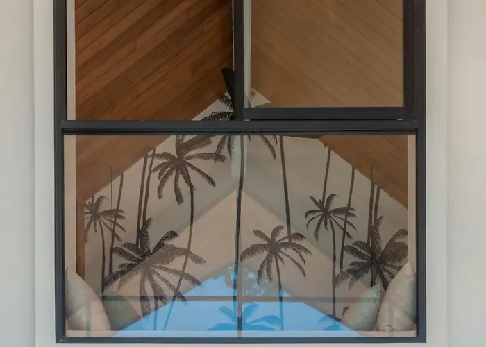 Vaya - Luxe & Stylish 3br Just Steps From The Seminyak (Bali)