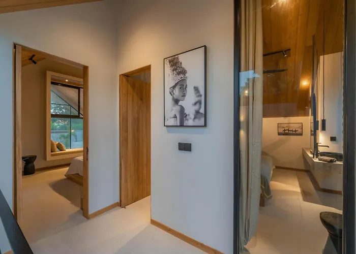 Vaya - Luxe & Stylish 3br Just Steps From The * Seminyak (Bali)