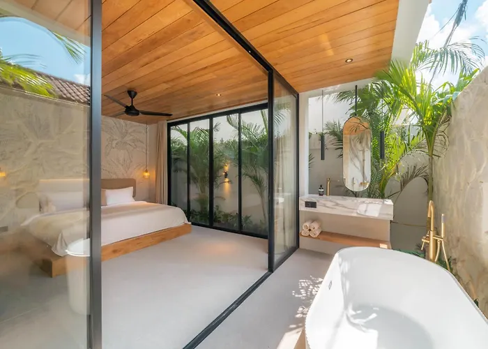Vaya - Luxe & Stylish 3br Just Steps From The * Seminyak (Bali)