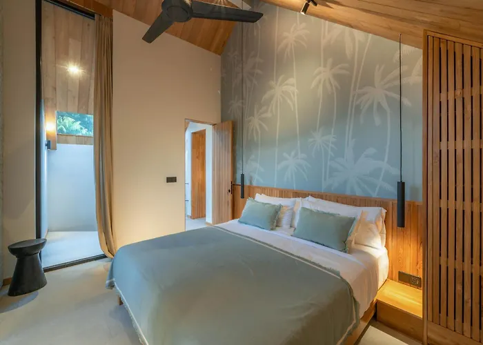 Vaya - Luxe & Stylish 3br Just Steps From The * Seminyak (Bali)